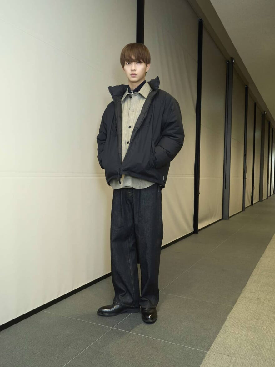 野村ブラックダウンジャケットのヒキ