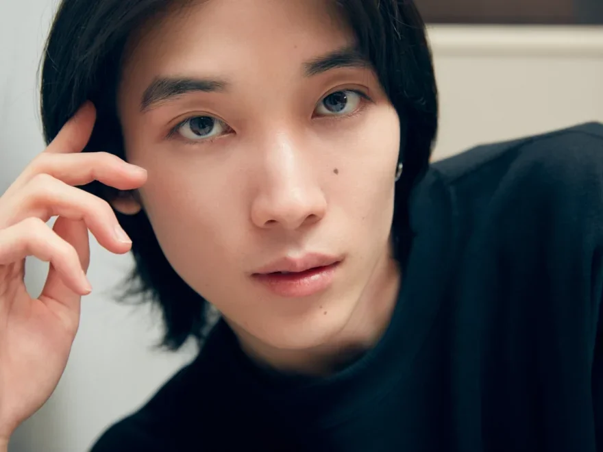 メンズアイブロウはナチュラル太眉がおしゃれ