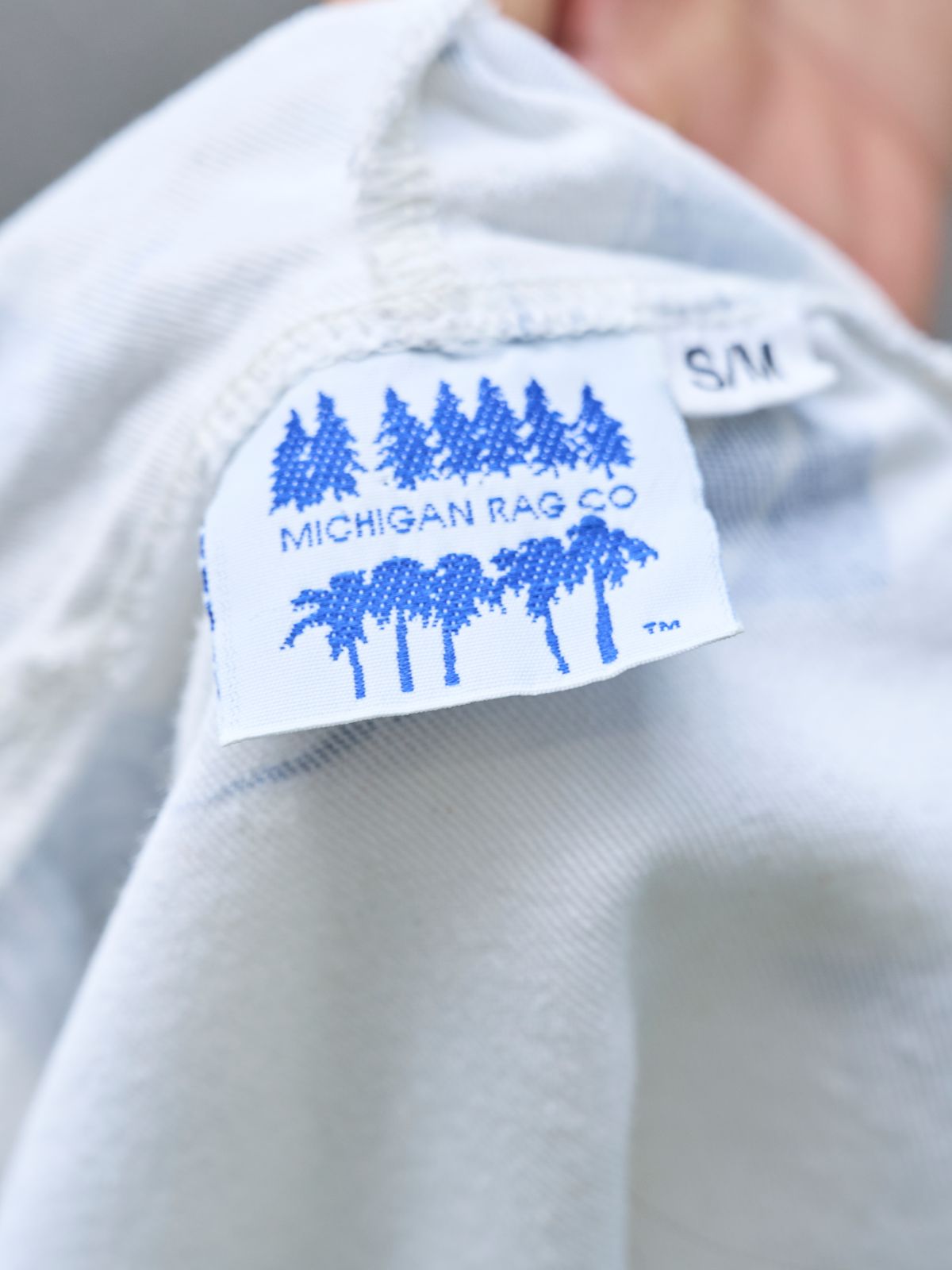 古着のパーカー　タグ