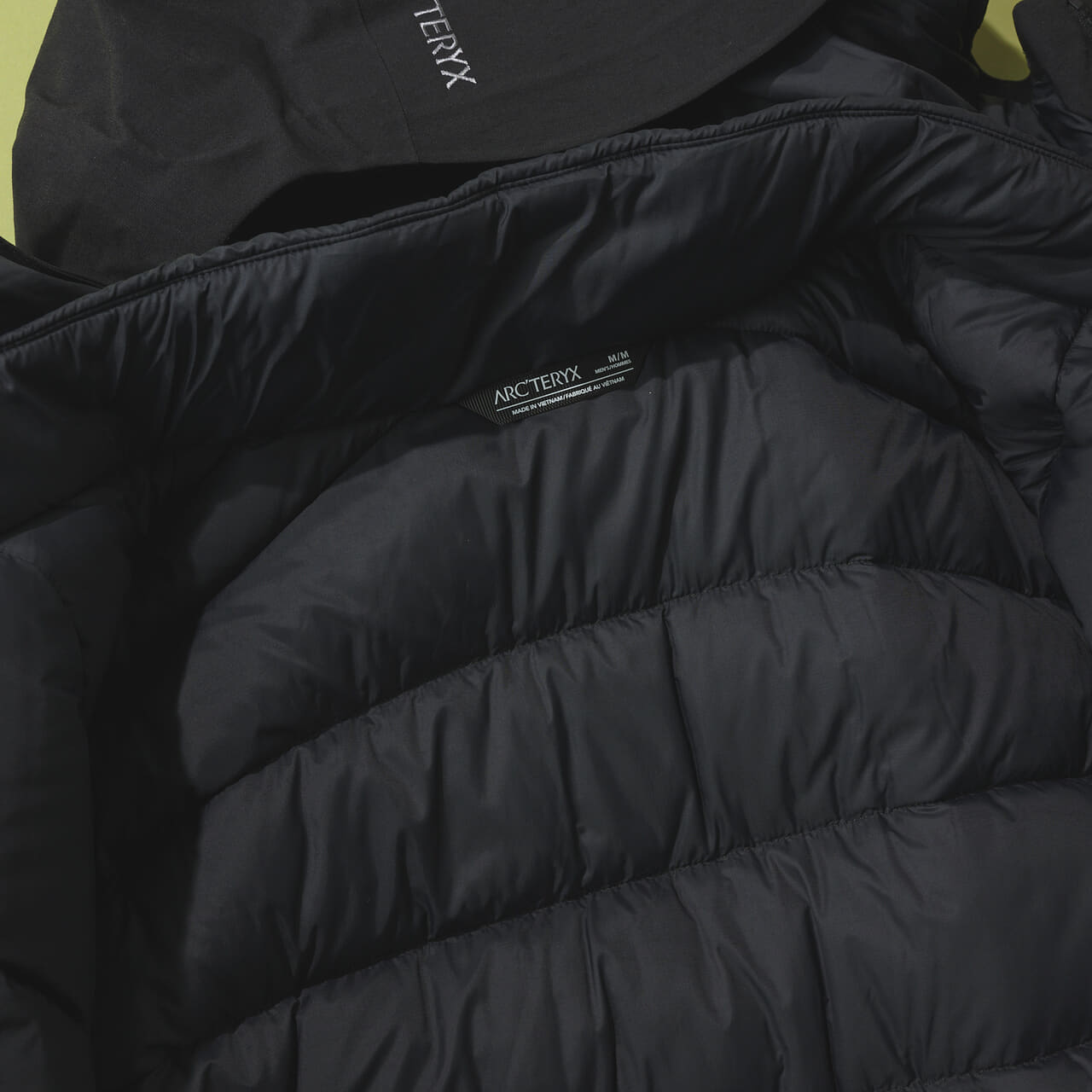 アークテリクスのサーミー ダウン ジャケットのライニング