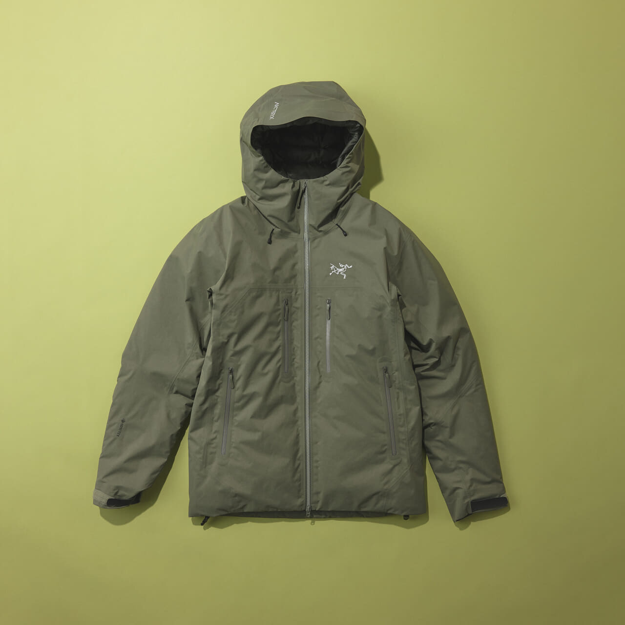 アークテリクスのベータ ダウン ジャケット