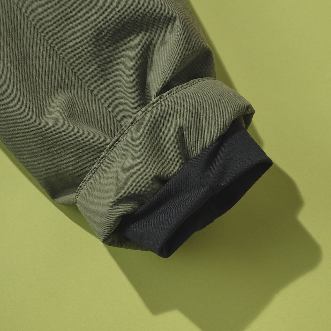 アークテリクスのサーミー ダウン パーカのインナーカフス