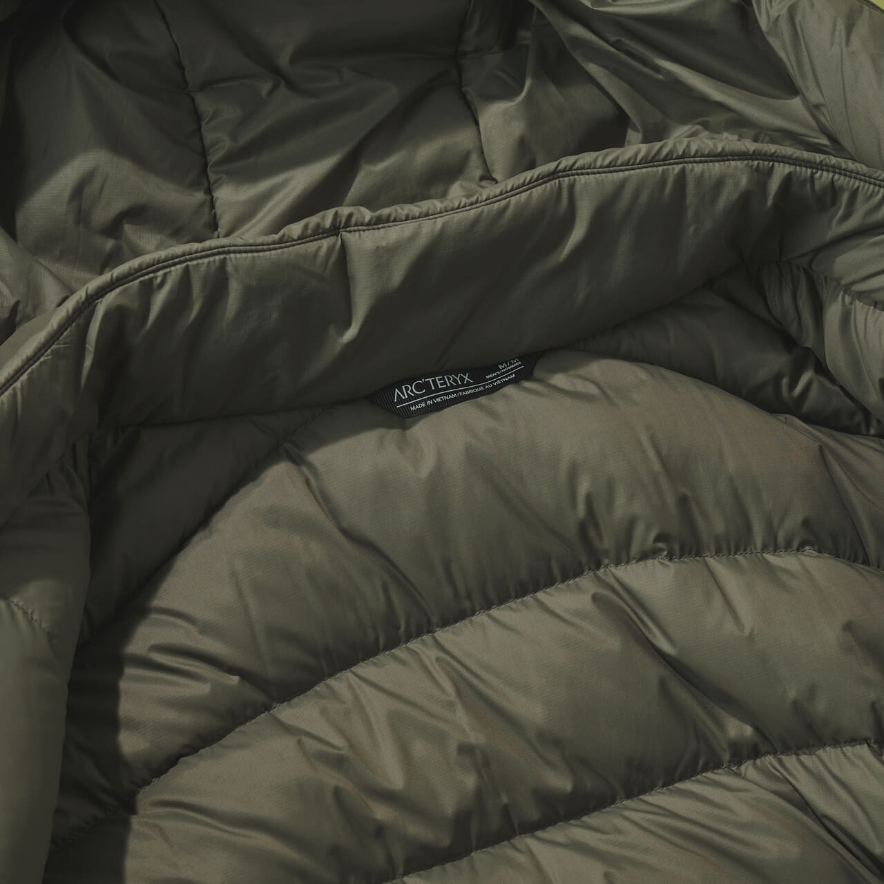 アークテリクスのサーミー ダウン パーカのライニング