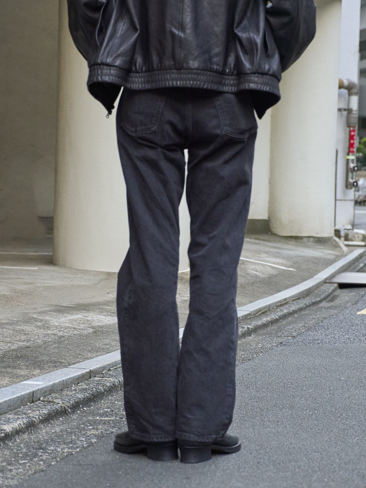 守屋光治の秋冬私服_ギャップのデニム背面