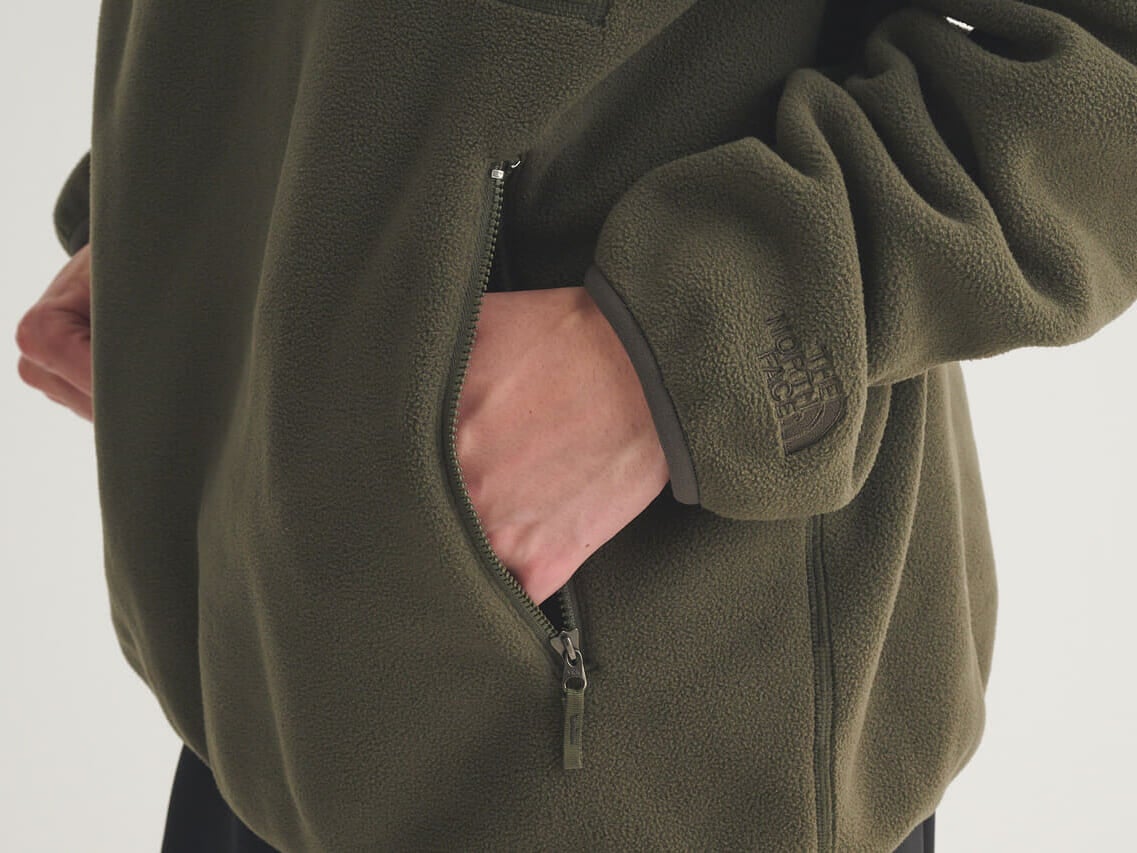 ザ・ノース・フェイスの新作フリース/フィールドフリースハーフジップの試着&本音レビューのサイドポケット