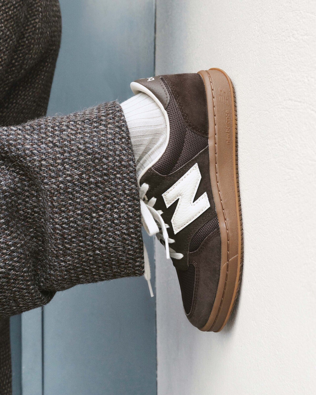 AURALEE オーラリー New Balance ニューバランス コラボ スニーカー 新作 ブラウン 側面
