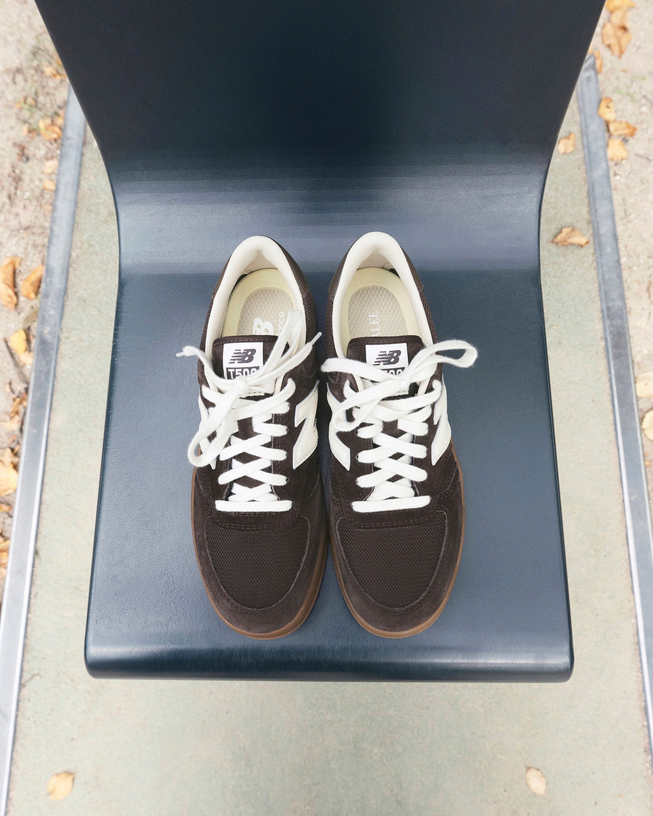 AURALEE オーラリー New Balance ニューバランス コラボ スニーカー 新作 ブラウン 俯瞰 2