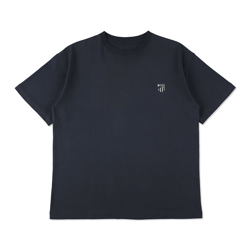 FC東京が発売するアパレル「FC TOKYO 24.7」の半袖Tシャツ ネイビー