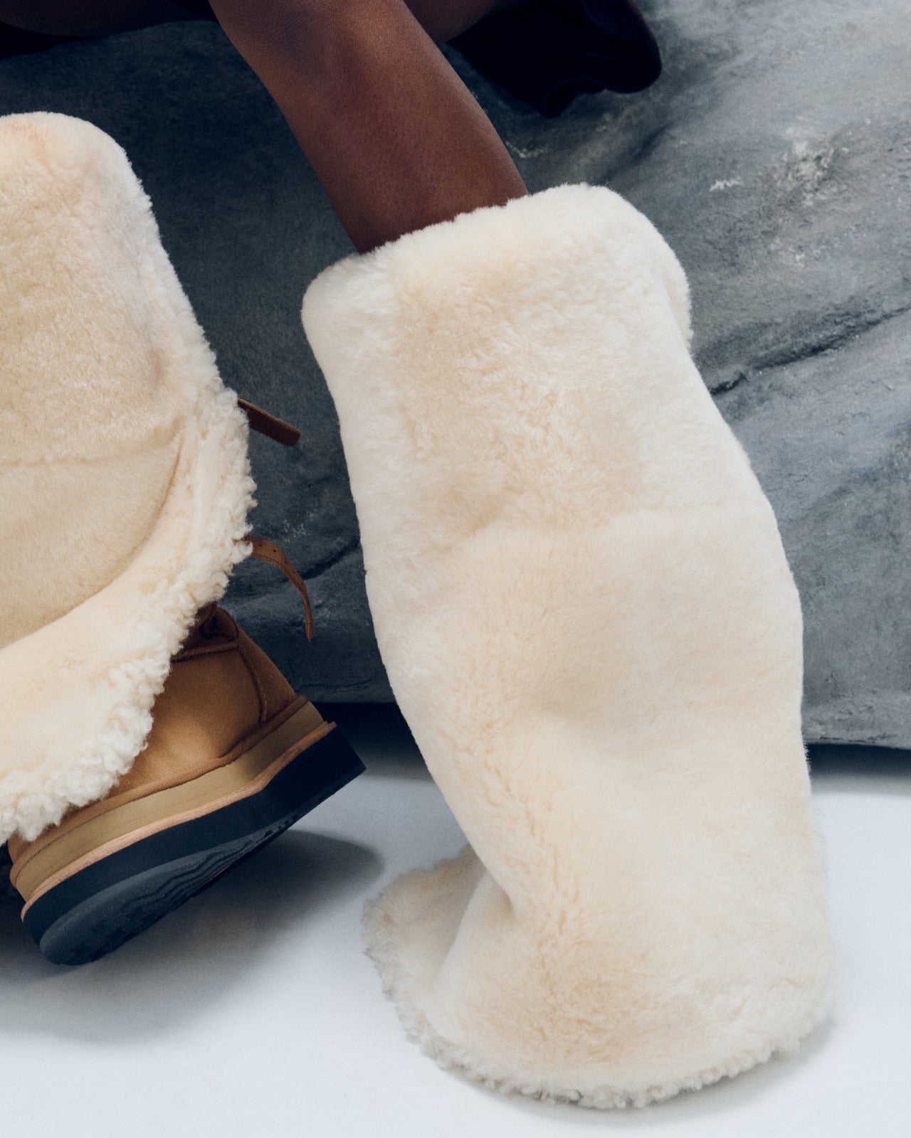 UGG® & sacai ビジュアル 3