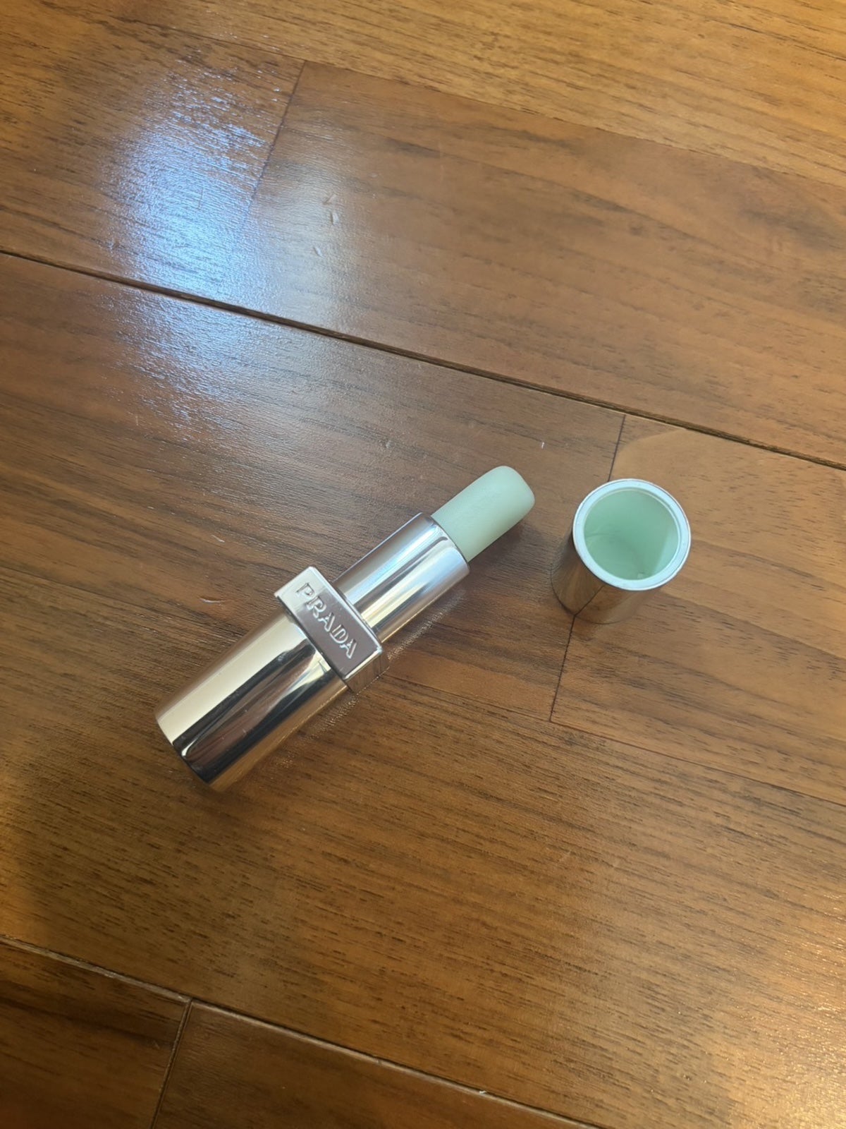 プラダ ビューティ リップ バーム オプティマイジング ケア　マイバズ私物