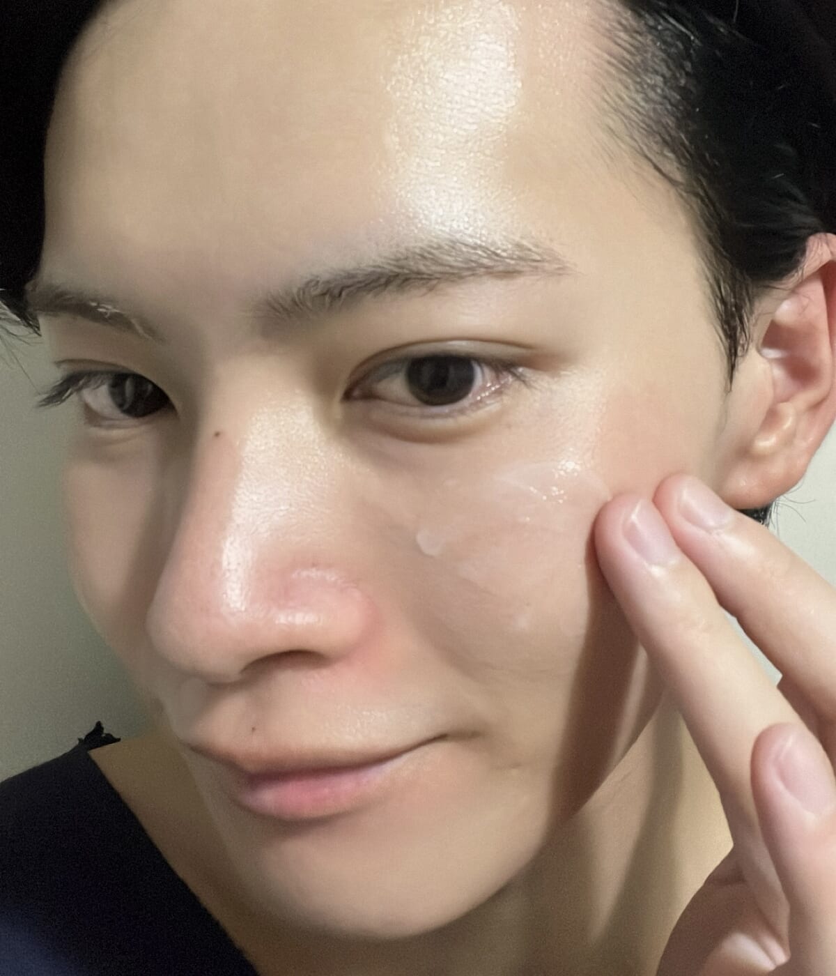 SKIN&LAB グルタチオンラディアンスセラム 塗布画像2