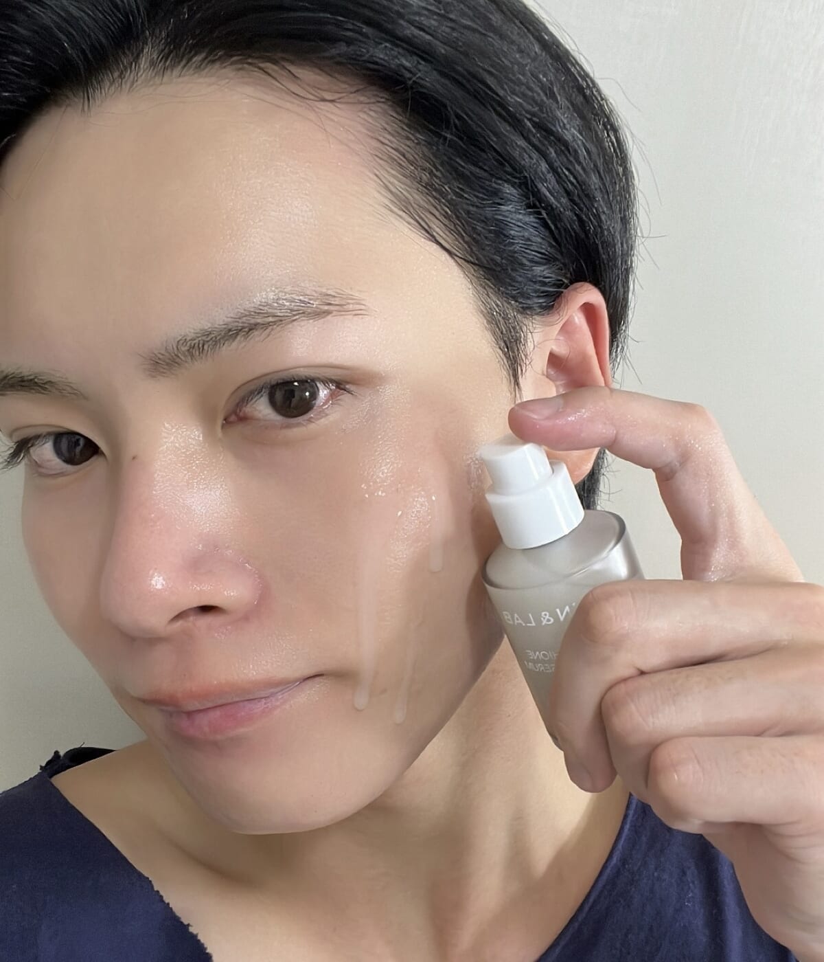 SKIN&LAB グルタチオンラディアンスセラム 塗布画像