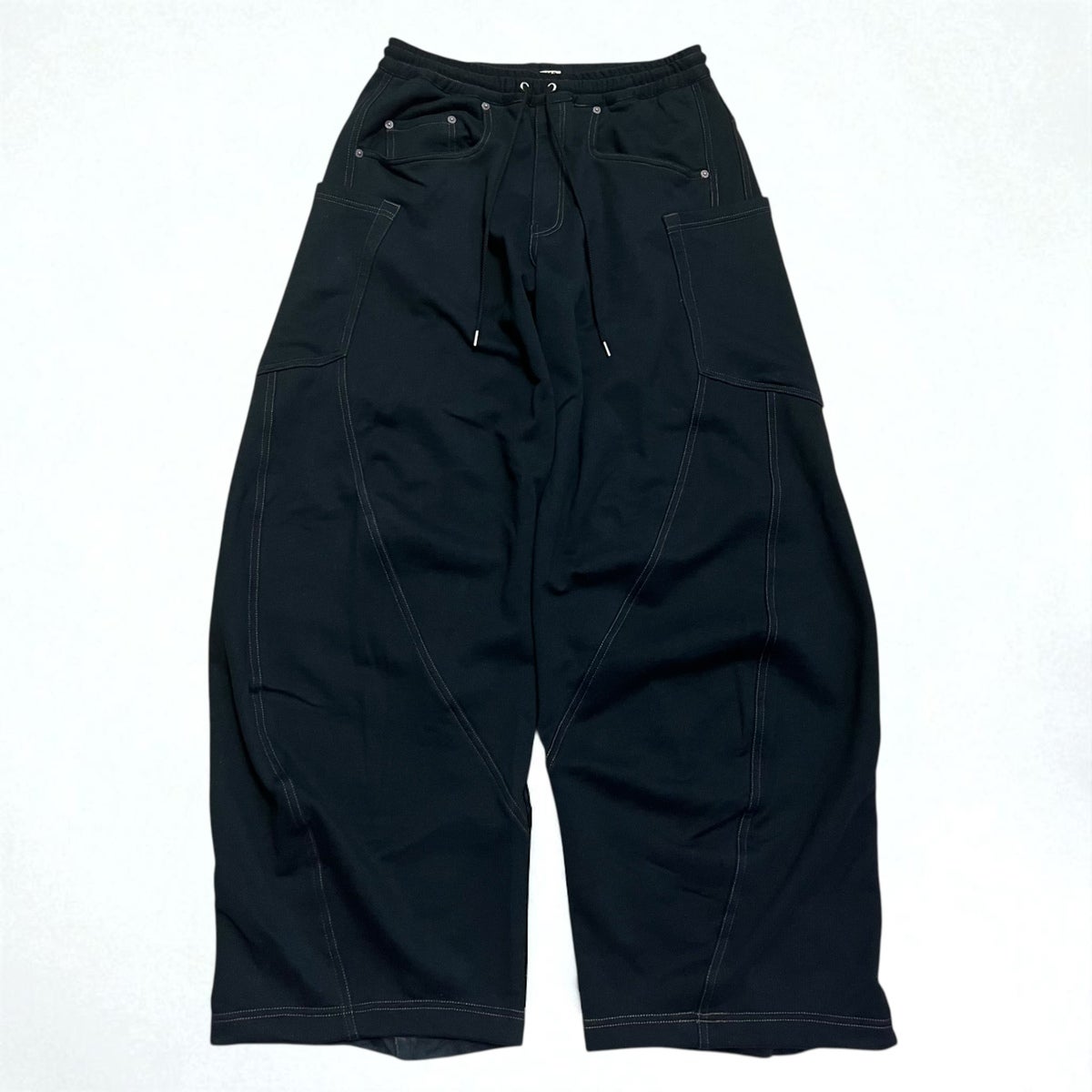 3D cutting sweat pants