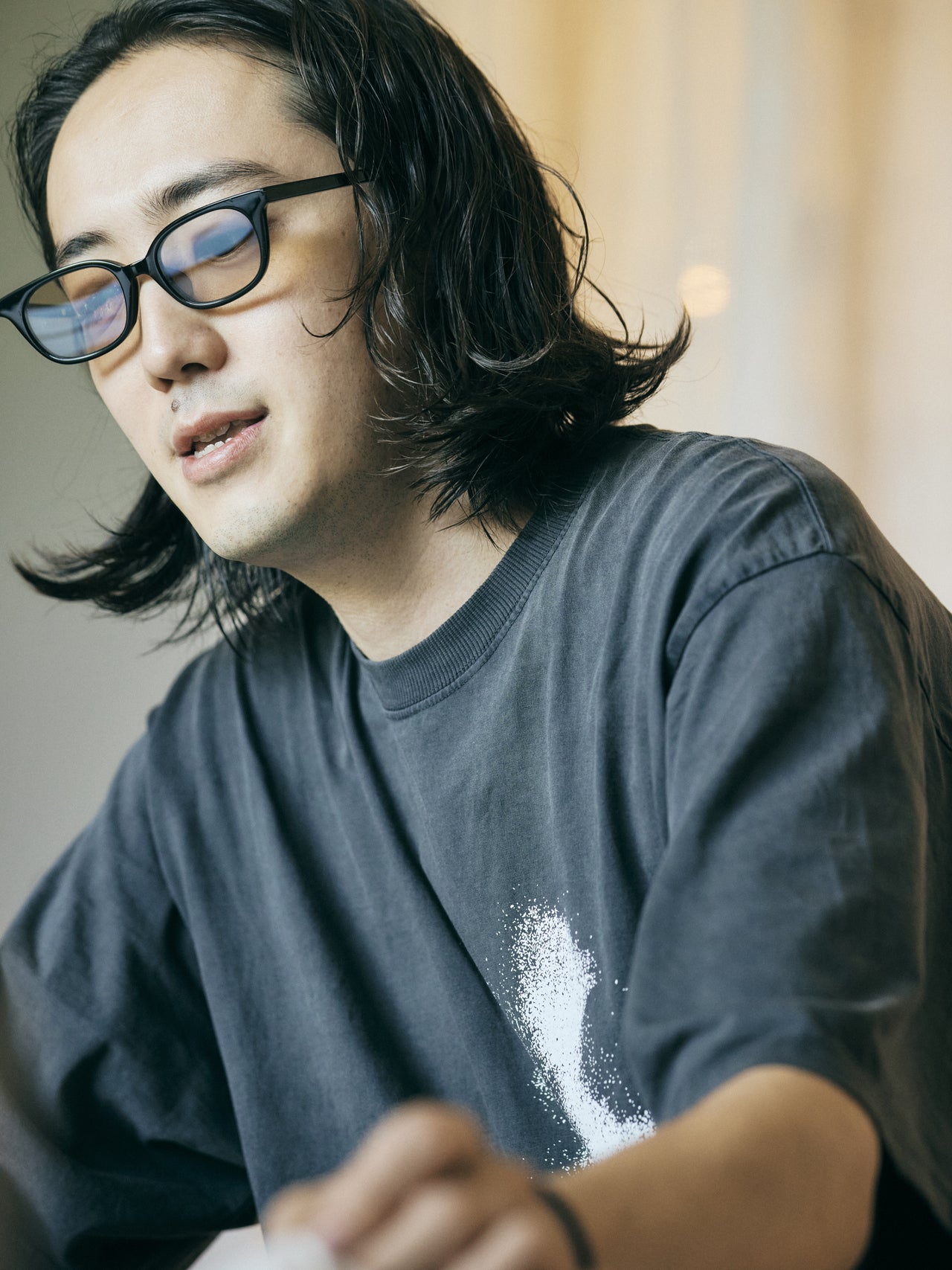 1.〈SOUTH PARK〉のプリントTシャツと野口さん