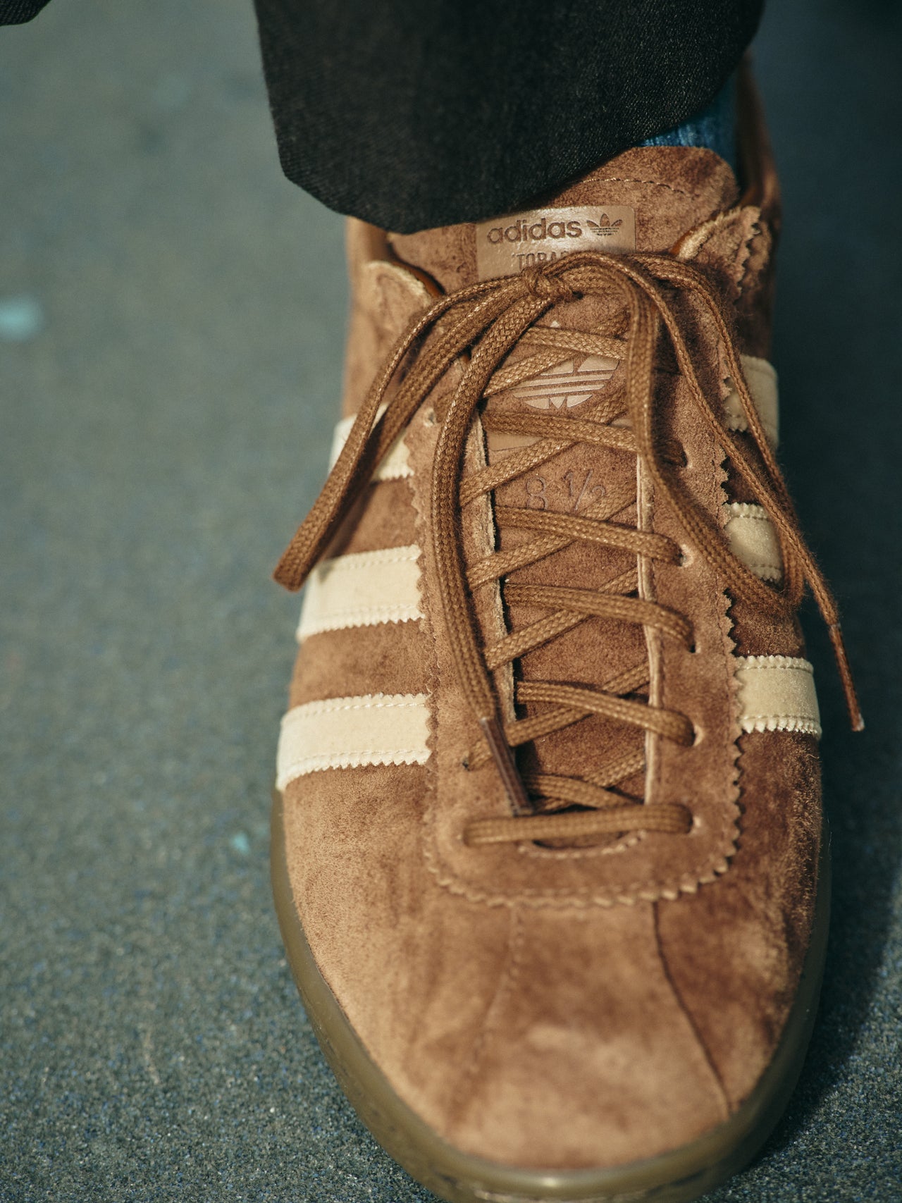 〈adidas ORIGINALS×FREAK'S STORE〉のスニーカー