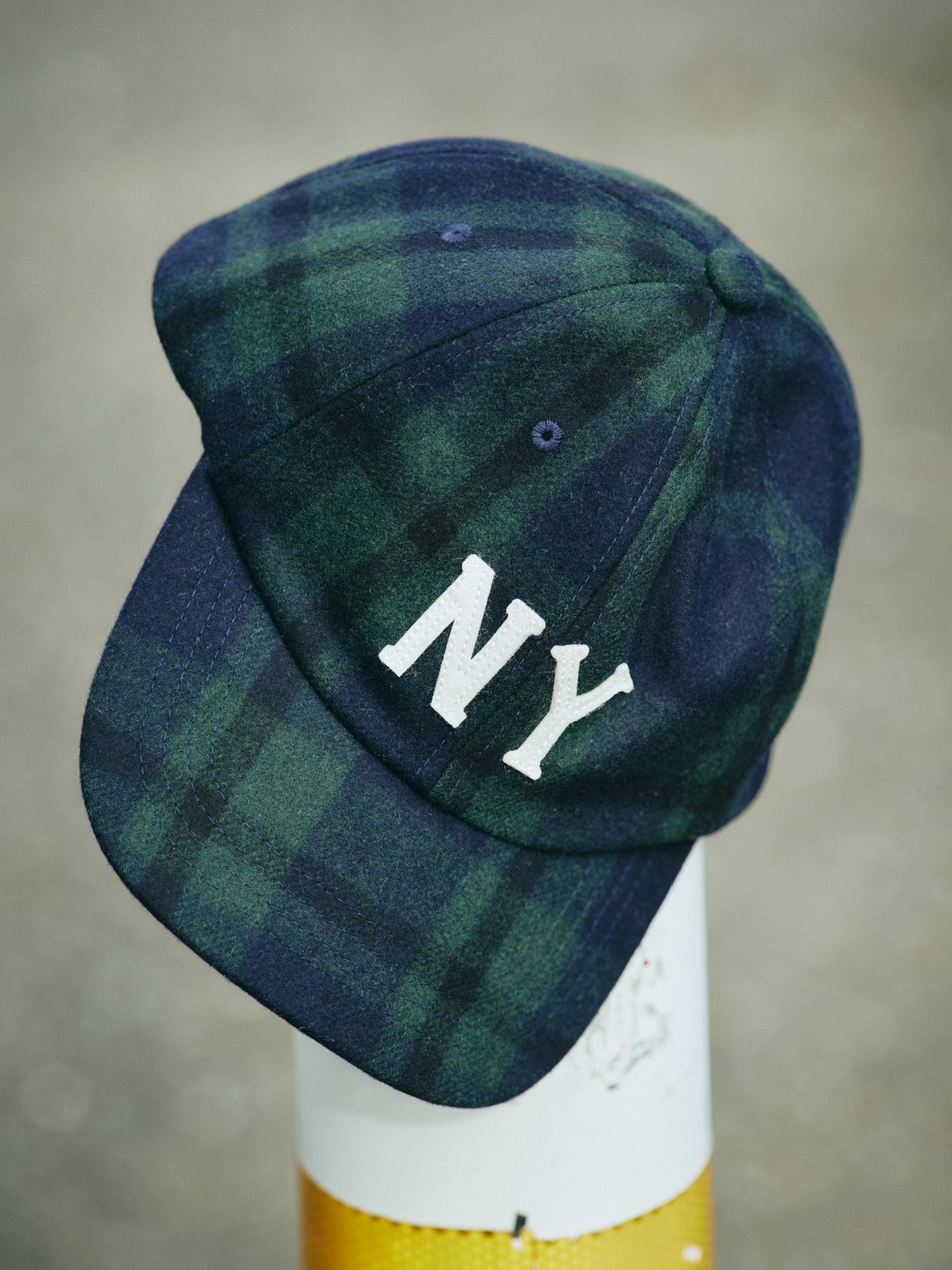 〈COOPERSTOWN BALL CAP×FREAK'S STORE〉のウールキャップのフロント