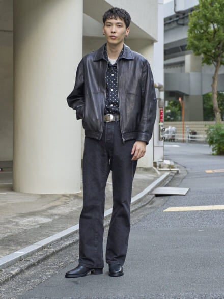 [守屋 光治] 「GAP（ギャップ）」のデニムにレザージャケット。定番オールブラックに流行りのドット柄で遊び心を【メンズノンノモデルの私服スナップ】