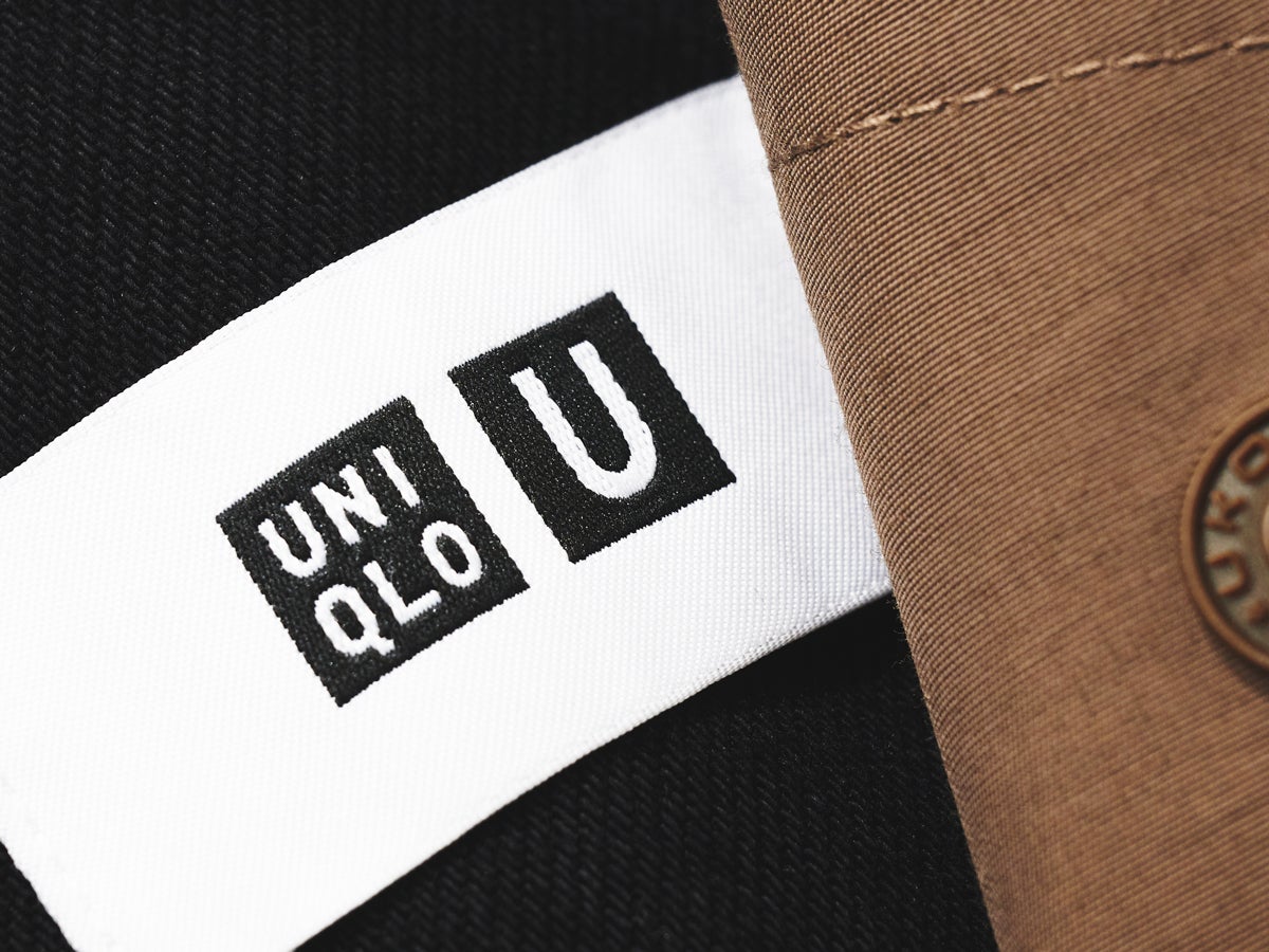 完売続出中「ユニクロ ユー」の新作アウターを服好きモデルはどう着こなす？ 撥水パーカ、黒デニムジャケット、大人コートの本音レビューつき！［Uniqlo U］