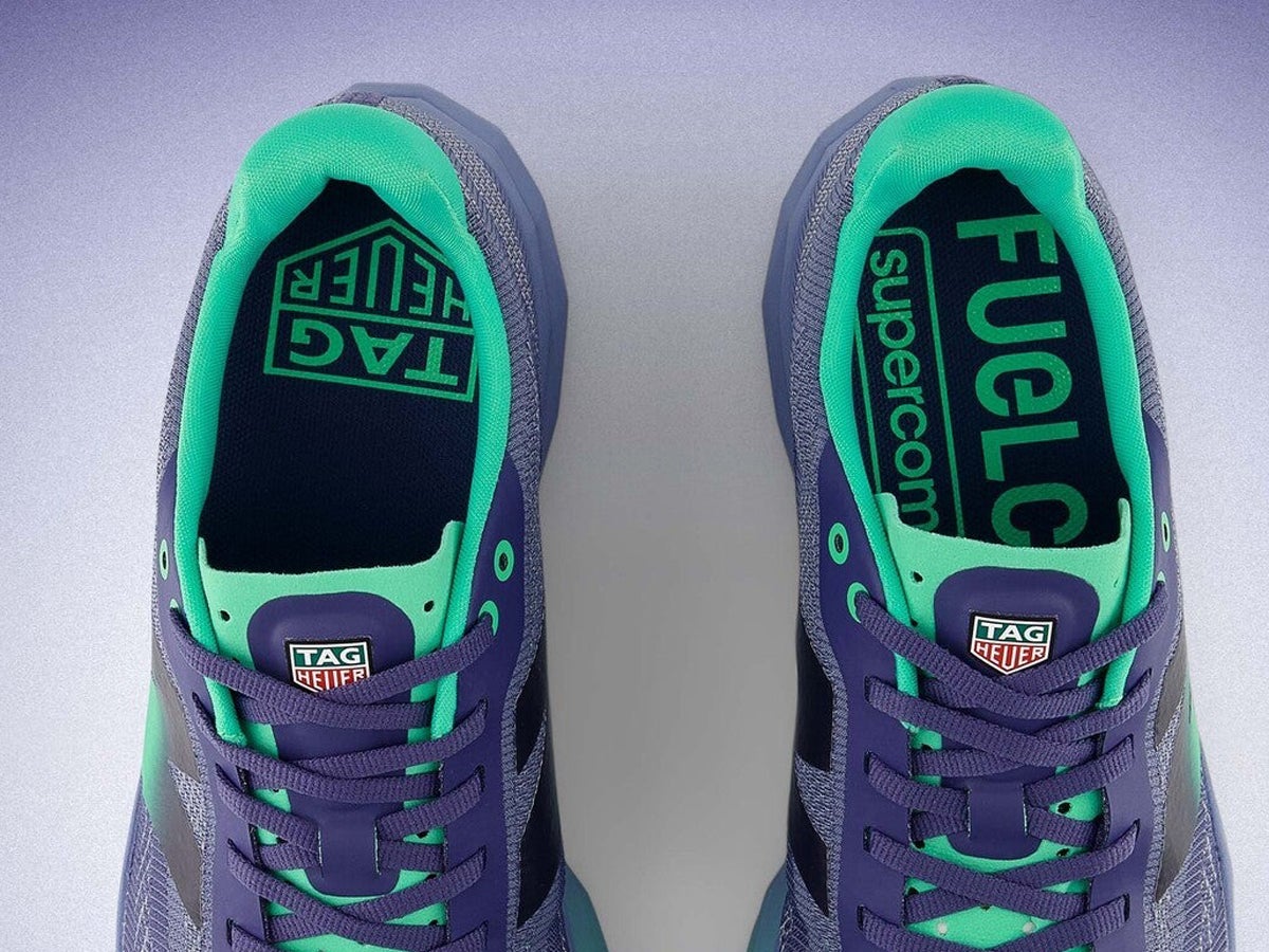 え、「タグ・ホイヤー」のスニーカー!? 「ニューバランス」との
