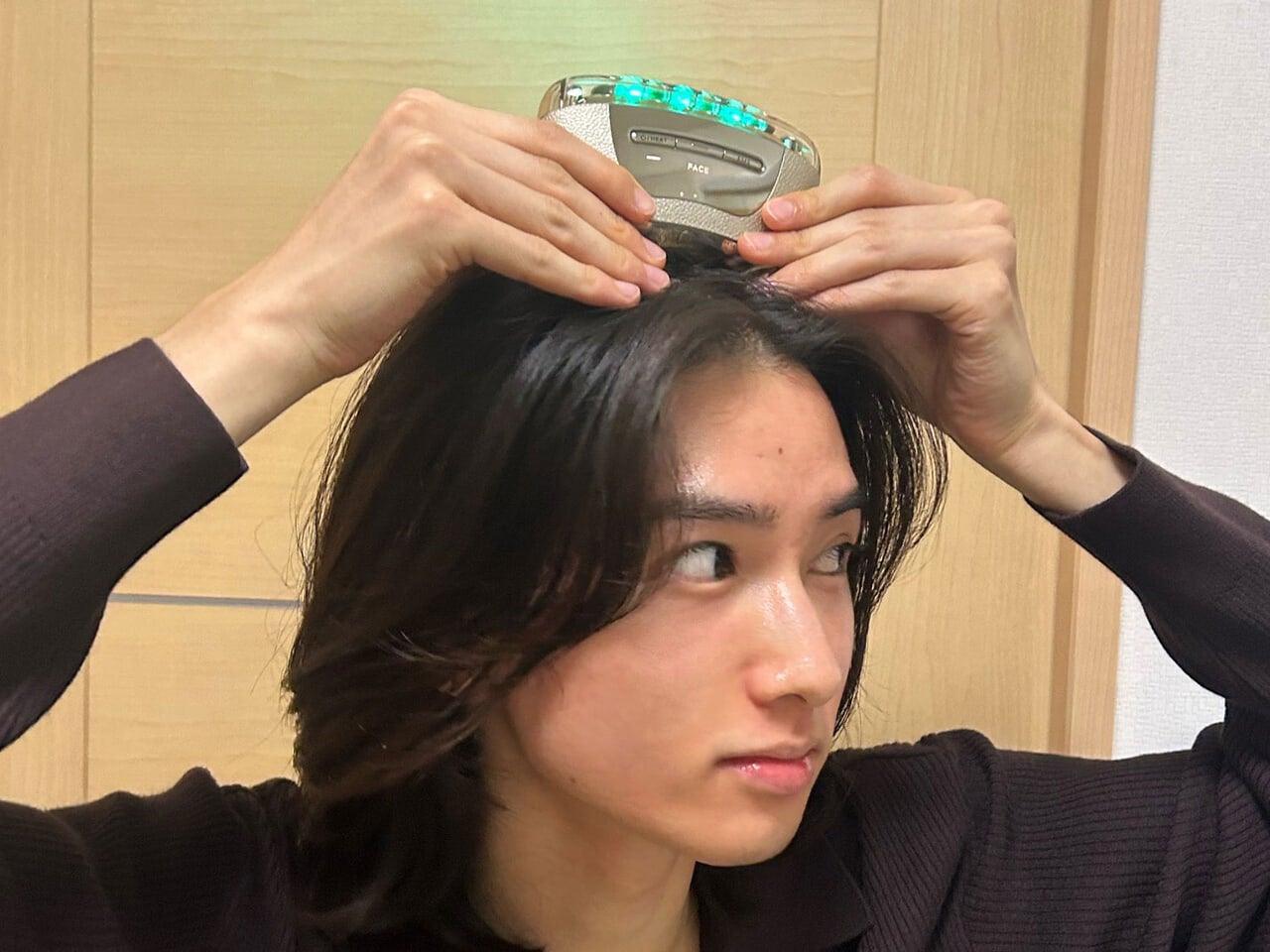 見た目は楽器？ でもすごすぎる！　YA-MAN（ヤーマン）の美顔器が僕の相棒【02 鳴海 陸くん/ 僕の愛用品】