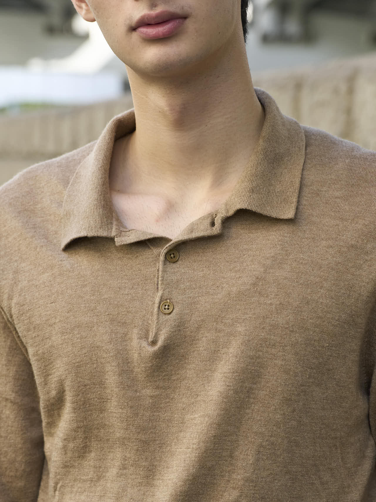 ザラのニットの襟元