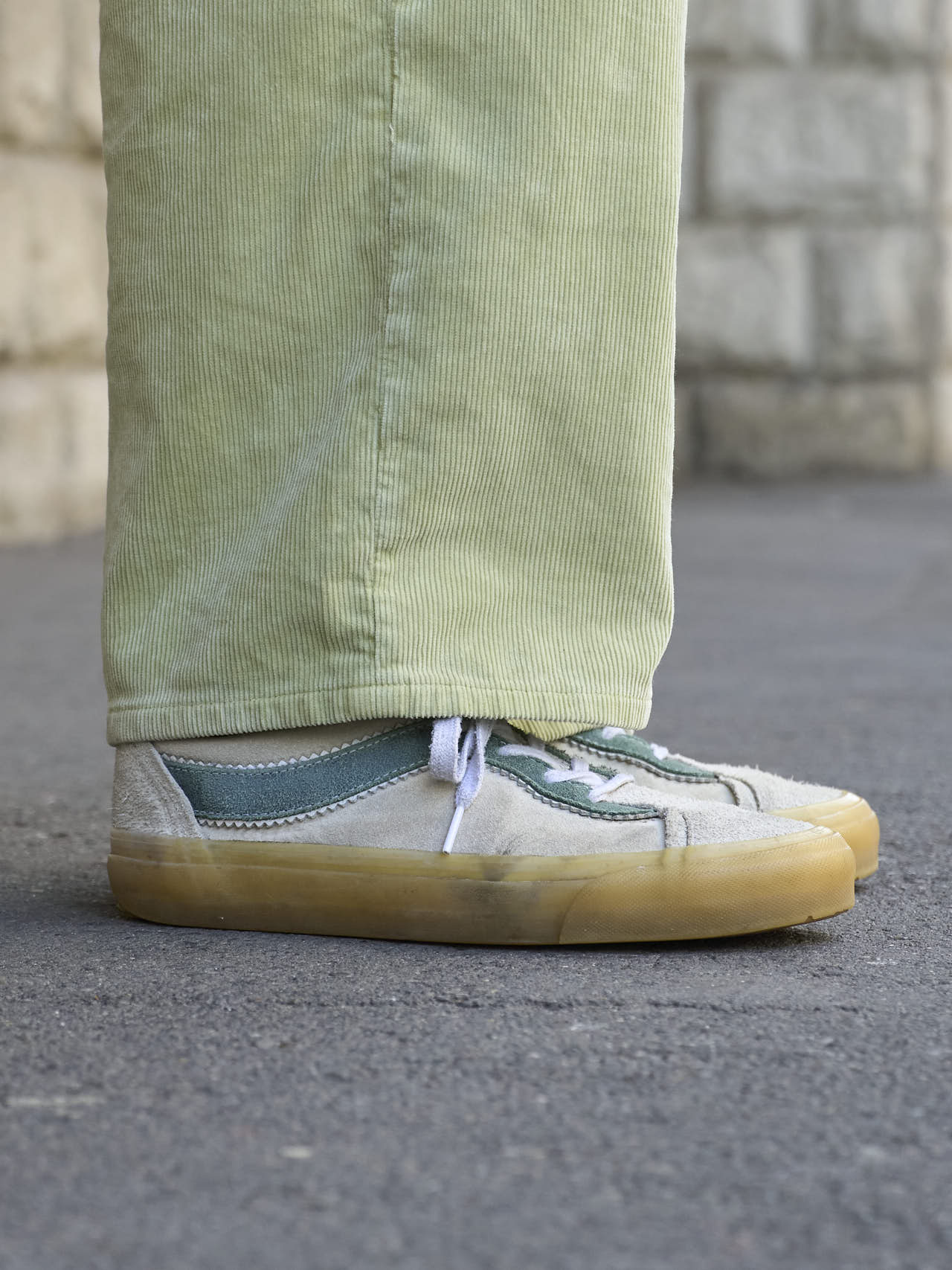 ヴァンズのスニーカーのサイド