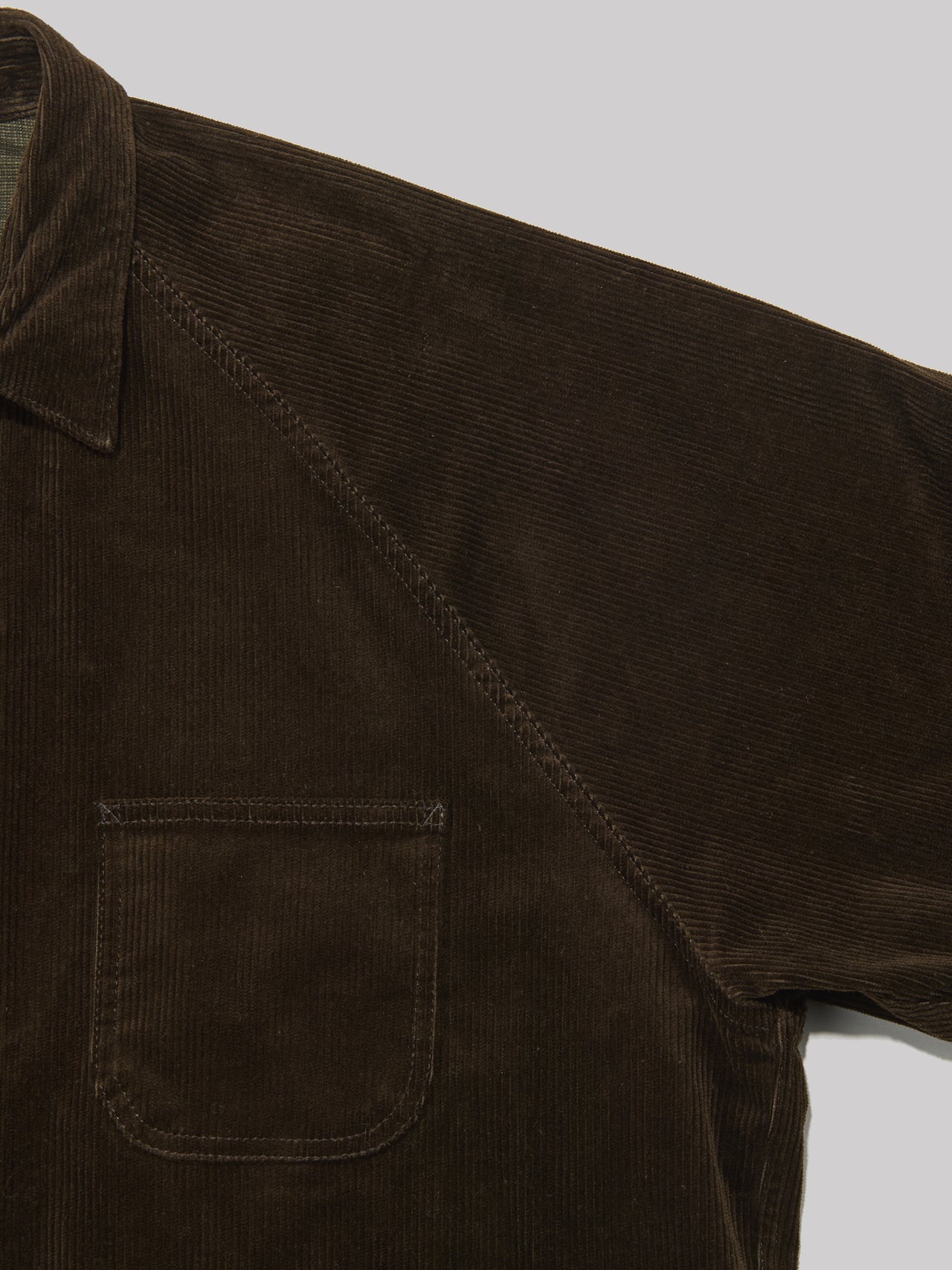 コム デ ギャルソン・オムの新作コーデュロイシャツを服好きが試着＆本音レビューのラグランスリーブ