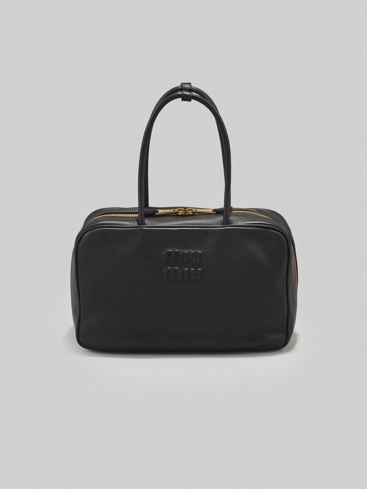 Gallery]「ミュウミュウ」で10月に買うべき名品“黒レザーバッグ