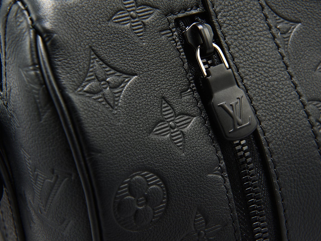 Gallery]「ルイ・ヴィトン」で10月に買うべき名作“黒レザー