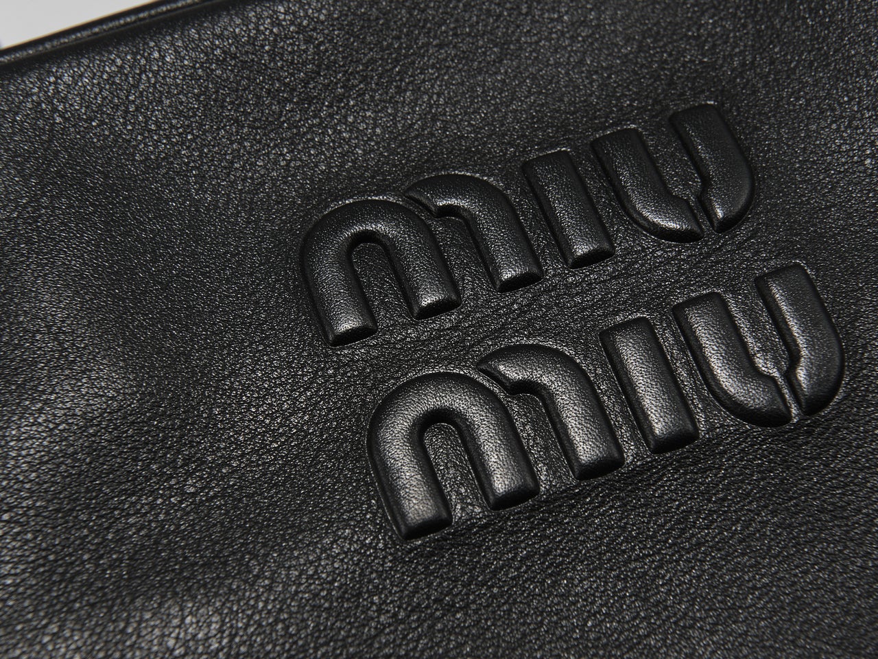 ミュウミュウ レザー バッグ 黒 関税負担なし☆MiuMiu ミュウミュウ レザー トートバッグ