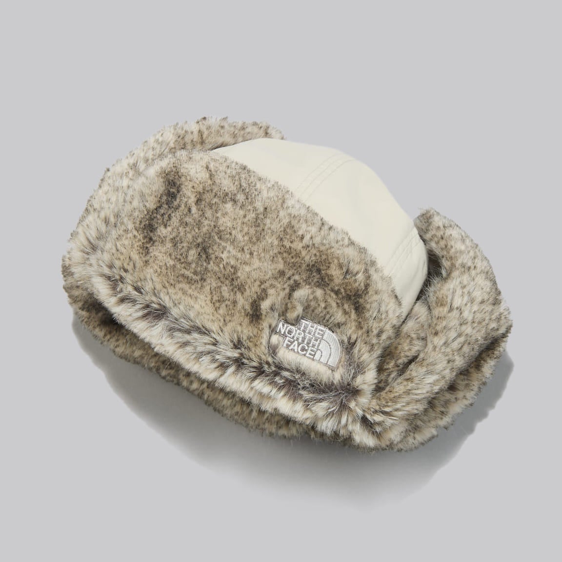 ザ・ノース・フェイスのインサレーションボンバーキャップのアレンジフォルム