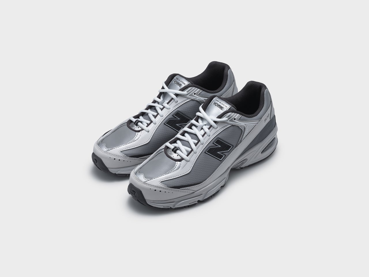 New Balance（ニューバランス） COMME des GARÇONS HOMME （コム デ ギャルソン・オム）コラボ　スニーカー　シルバー