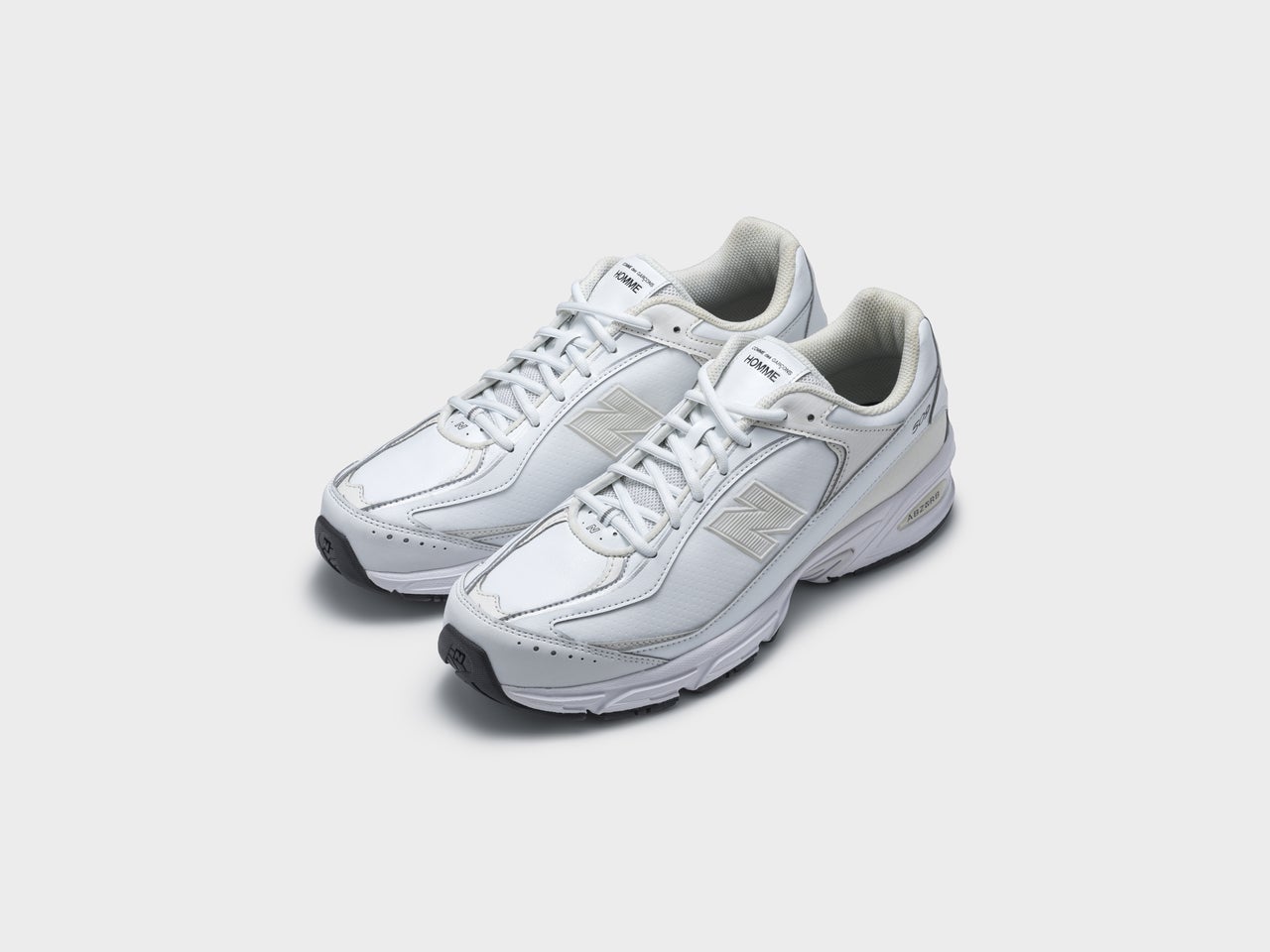 New Balance（ニューバランス） COMME des GARÇONS HOMME （コム デ ギャルソン・オム）コラボ　スニーカー　ホワイト