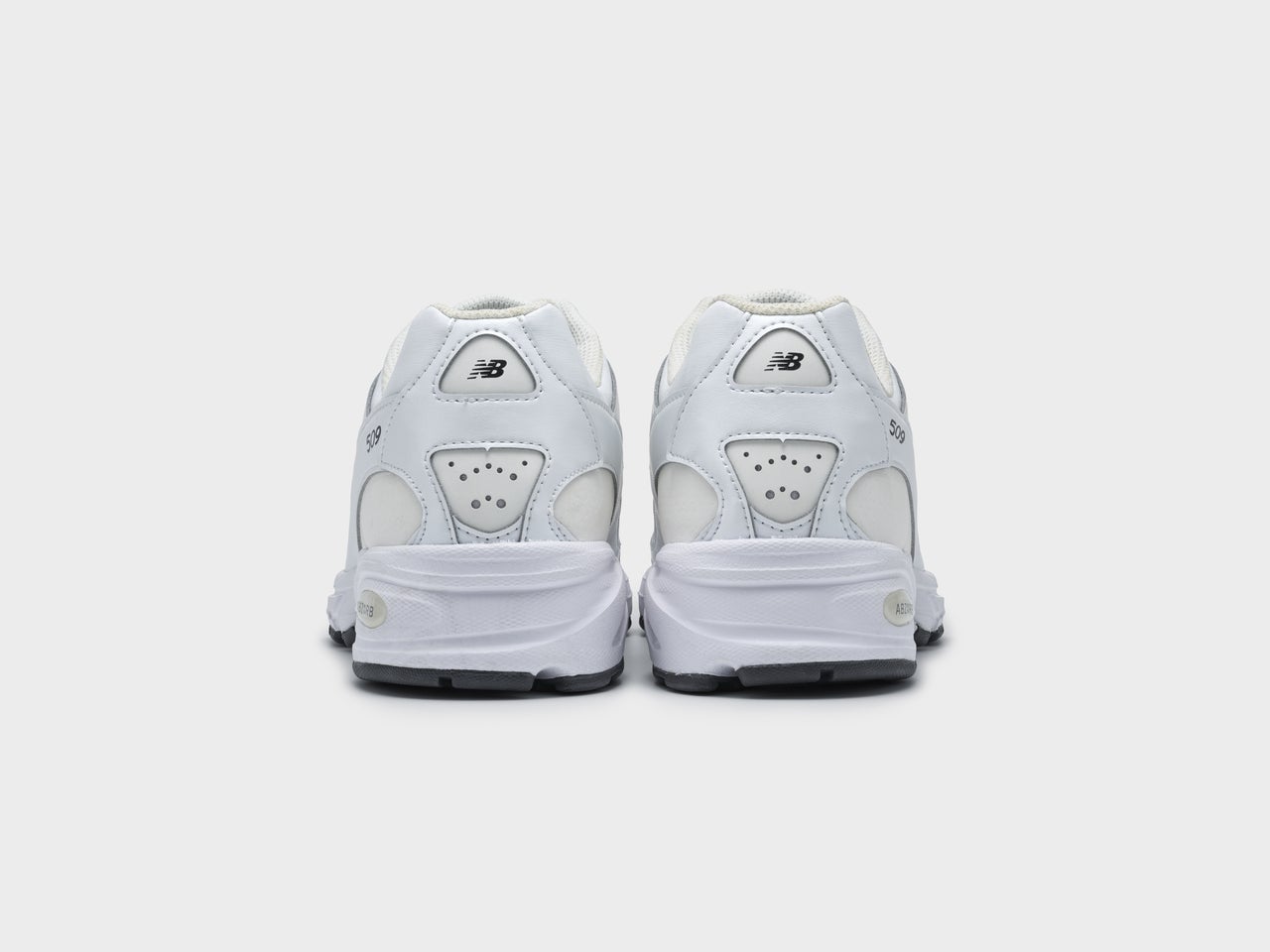 New Balance（ニューバランス） COMME des GARÇONS HOMME （コム デ ギャルソン・オム）コラボ　スニーカー　ホワイト　踵