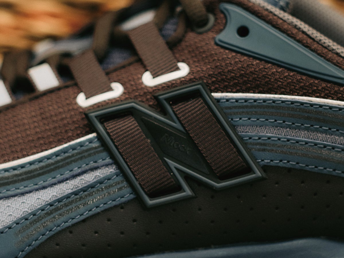 「ニューバランス」も最強コラボも、ただの黒じゃないのが気になって。完売前に買うべき新作スニーカー５選。【新作スニーカー、なに買う？】