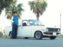 「日産 サニートラック」にバイクを載せてどこまでも。あえてトラックを選ぶ理由とは？【俺たち20代“クルマ・バイク”語り！／Vol.49 ①】
