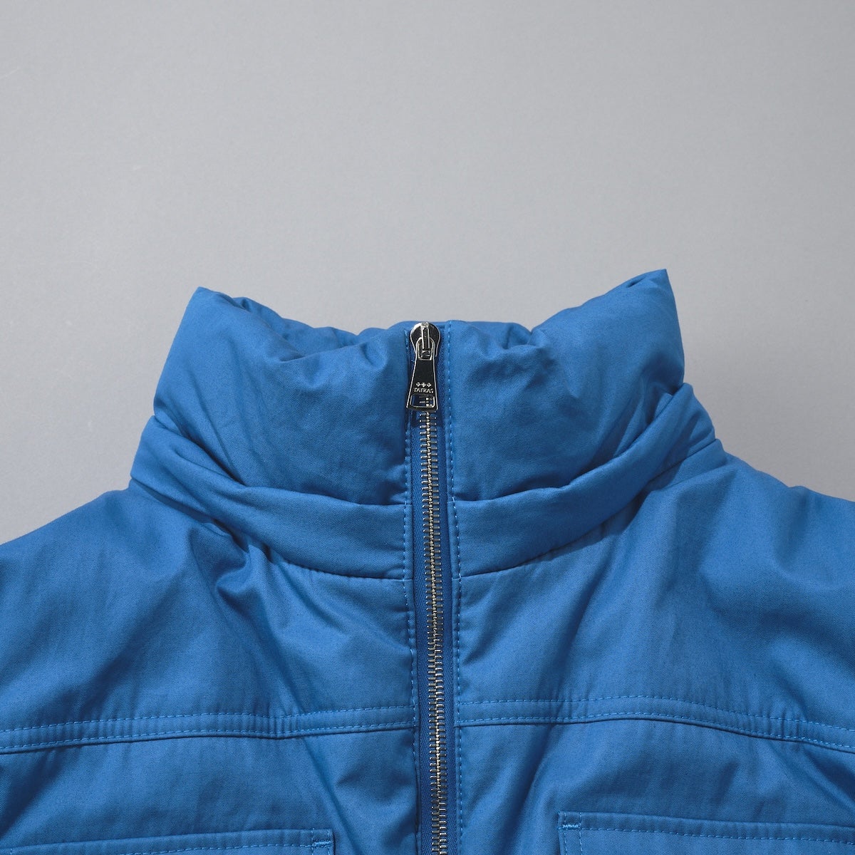 タトラスのシレーネ ダウンジャケット 首元