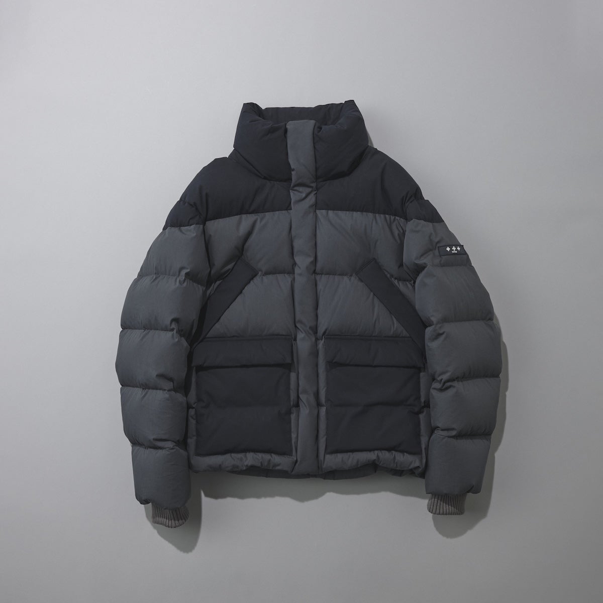 タトラスのAILANTO アイラント ダウンジャケット