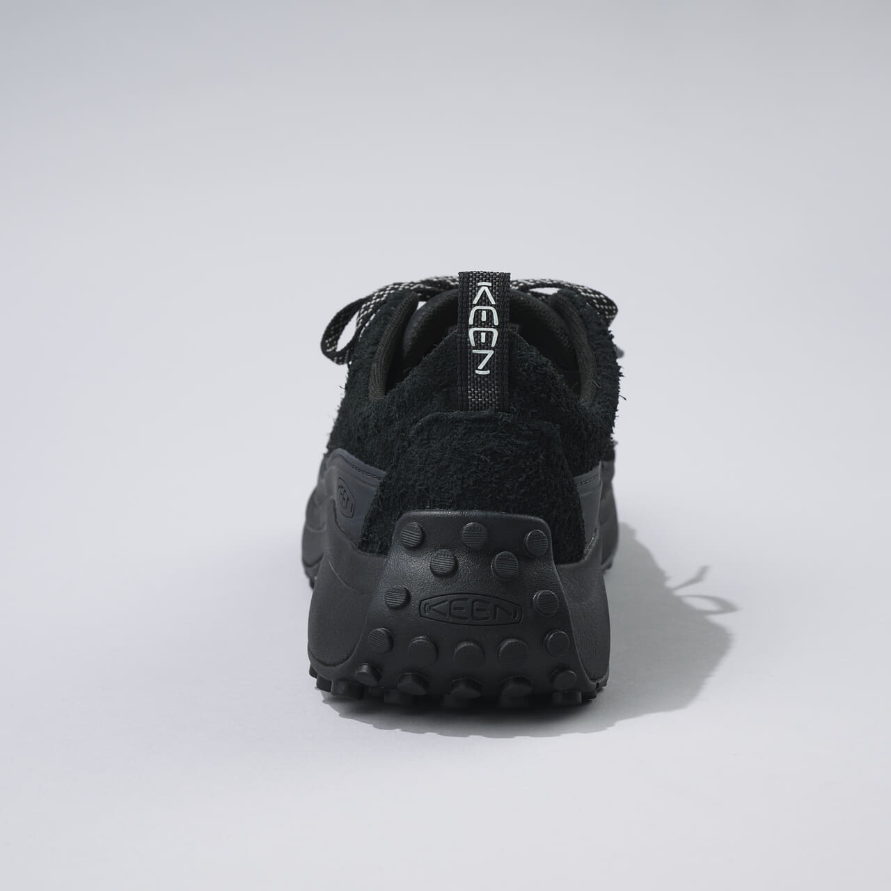 エディターが愛用するKEEN(キーン)の黒スニーカー「ケーエス ミノ」のヒール単体