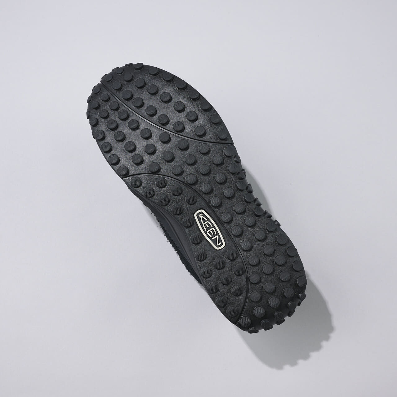 エディターが愛用するKEEN(キーン)の黒スニーカー「ケーエス ミノ」のアウトソール