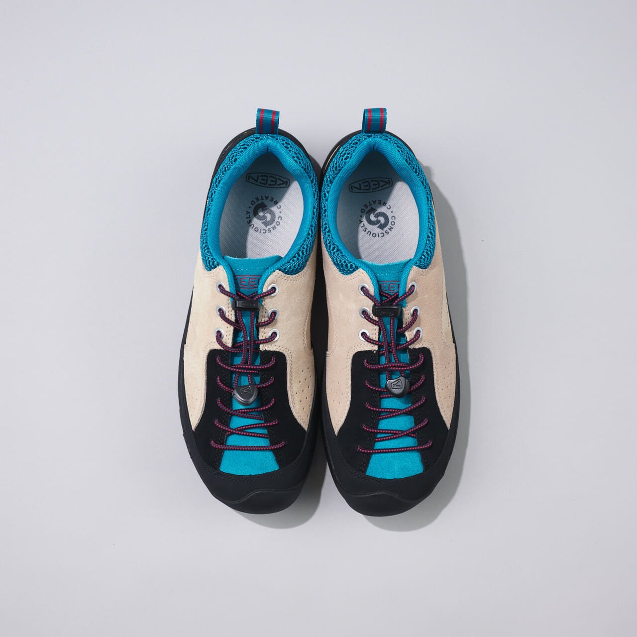 エディターが愛用するKEEN(キーン)のスニーカー「ジャスパー ロックス エスピー」の俯瞰