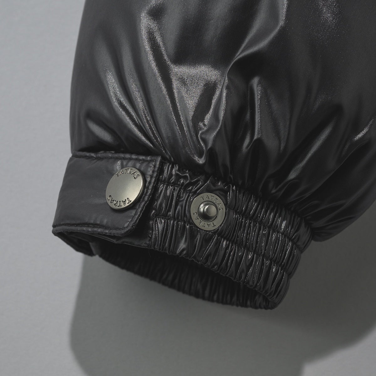 タトラスのBELBO ベルボ ダウンジャケット 袖口