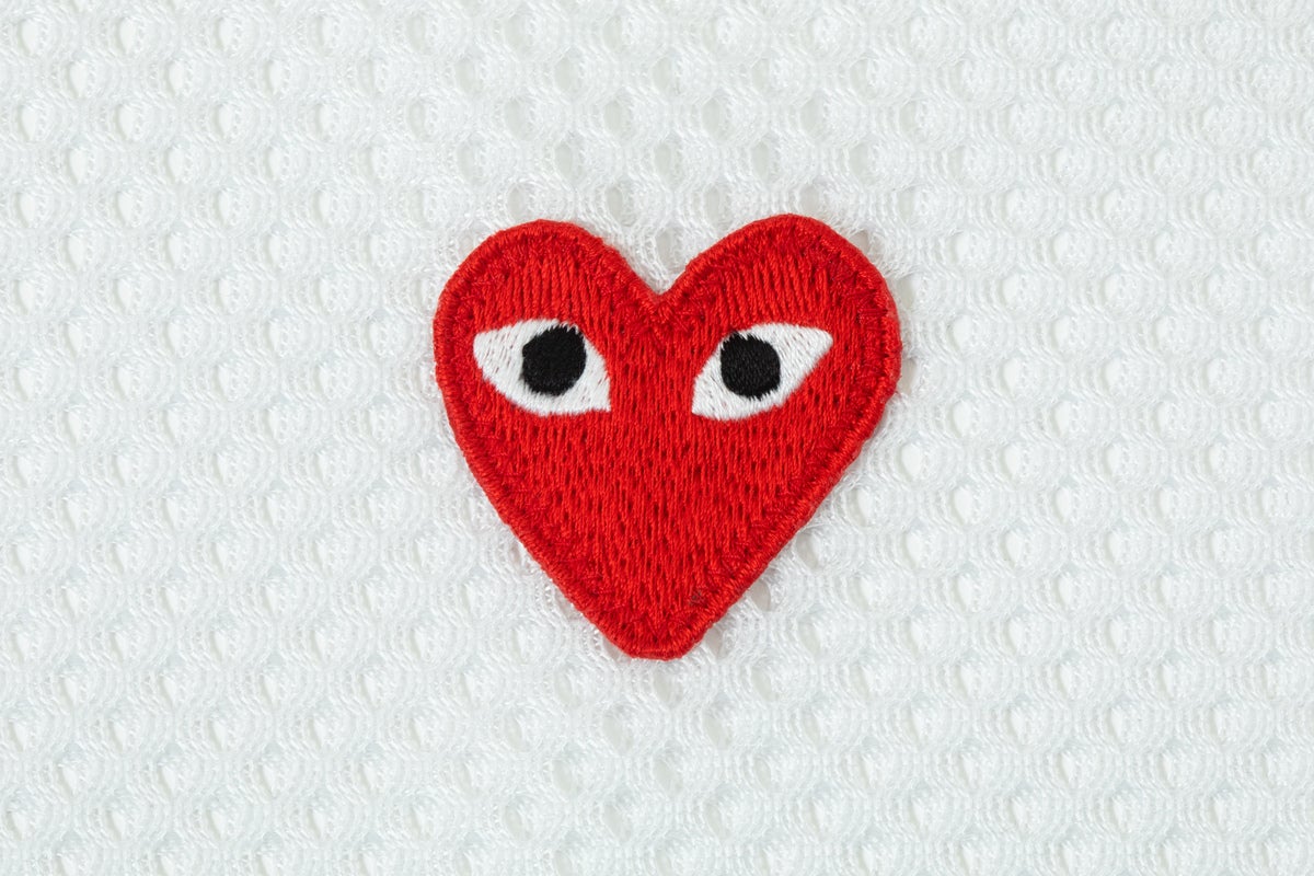 プレイ コムデギャルソン メッシュシリーズ 赤ロゴ 白