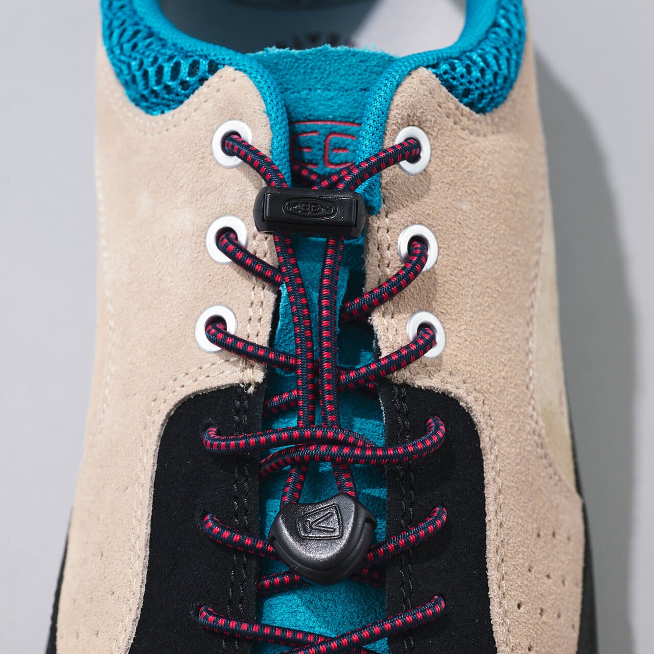 エディターが愛用するKEEN(キーン)のスニーカー「ジャスパー ロックス エスピー」のシューレース