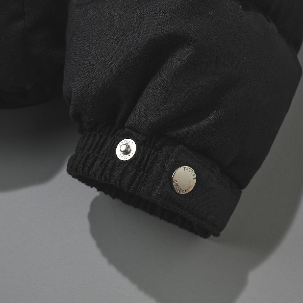タトラスのドミッツィアーノ ダウンジャケット 袖口