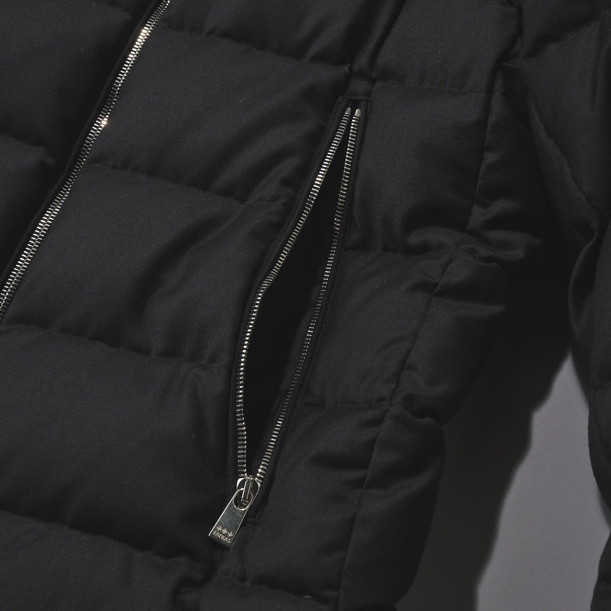 タトラスのドミッツィアーノ ダウンジャケット ポケット