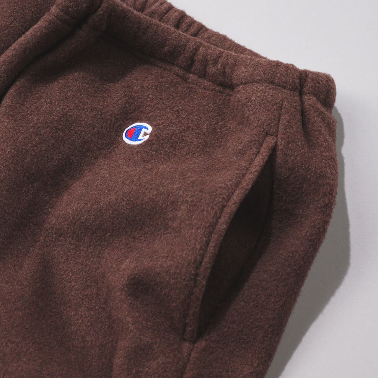 チャンピオンとビームスのコラボフリースパンツのポケット