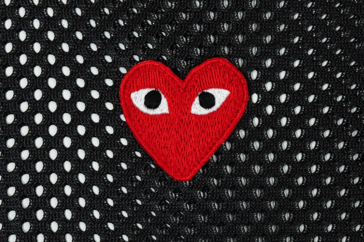 プレイ コムデギャルソン メッシュシリーズ 赤ロゴ