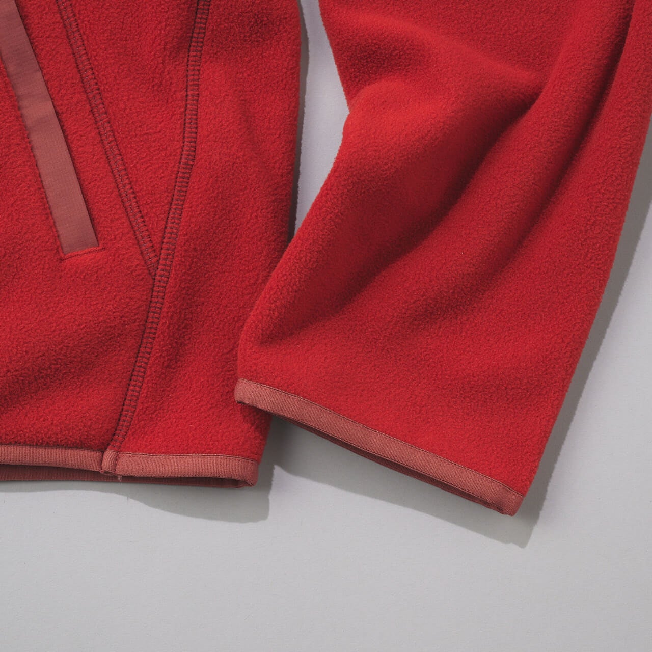 オークリーの新作フリース/Butter Tech Fleeceを試着&本音レビューの袖