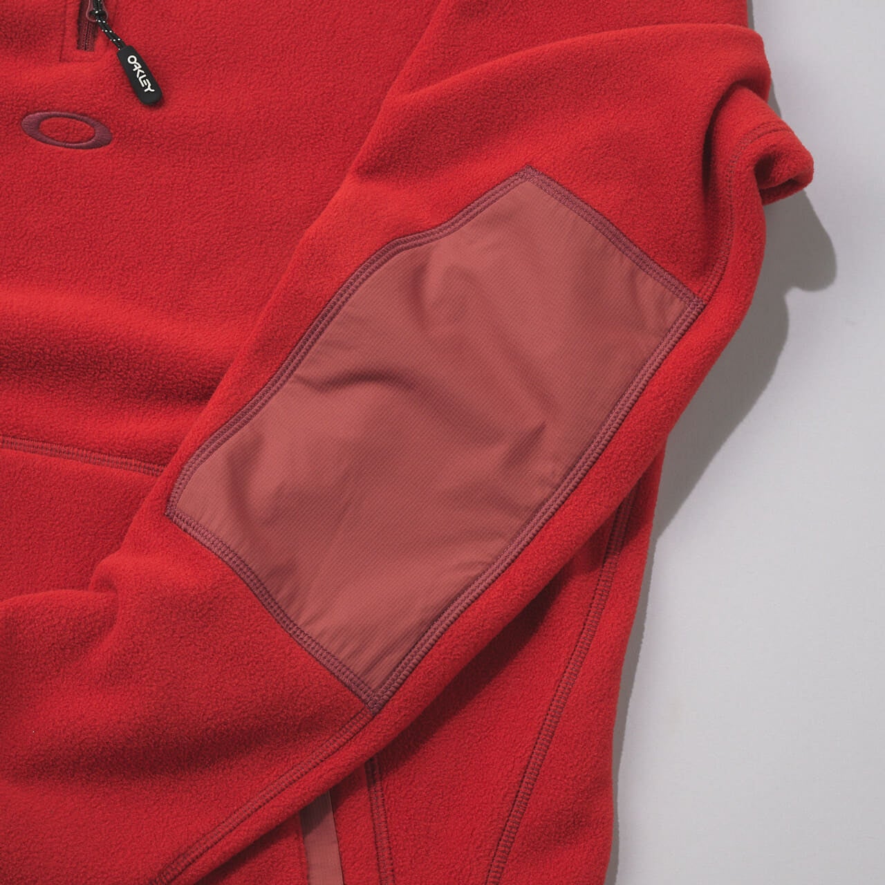 オークリーの新作フリース/Butter Tech Fleeceを試着&本音レビューの肘パッチ